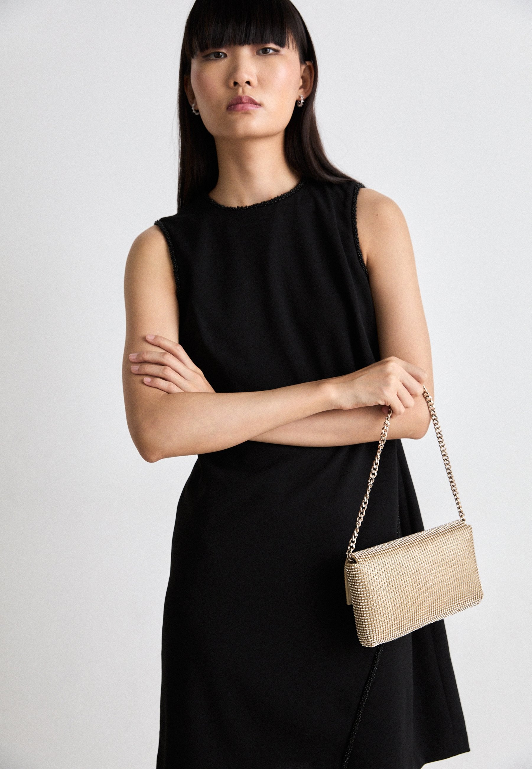 DKNY JEWEL NECK BEADS TRIM
