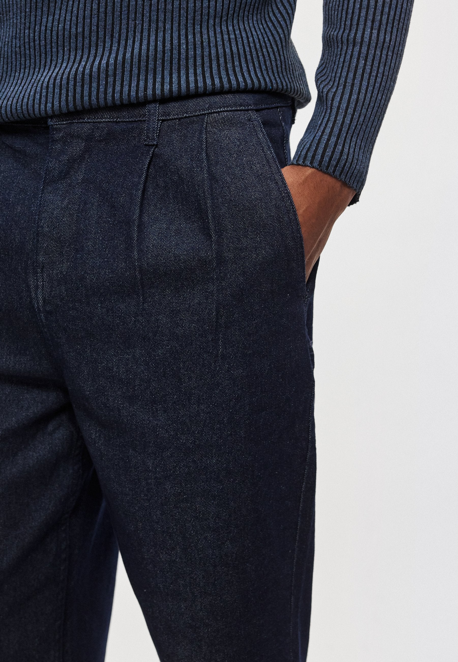 DOUBLE PLEAT PANTS Media 7