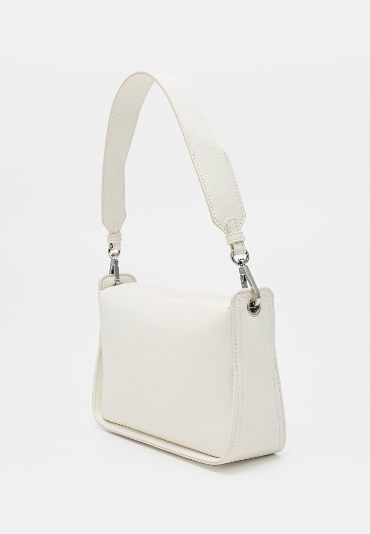DKNY MAURICE