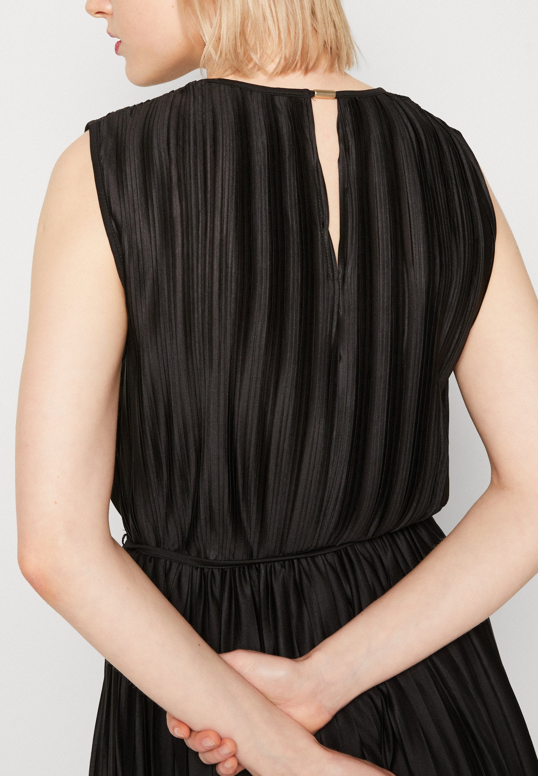 ONLELEMA PLISSE DRESS  Media 6