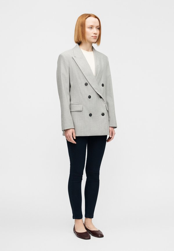 MAX&Co. NODO