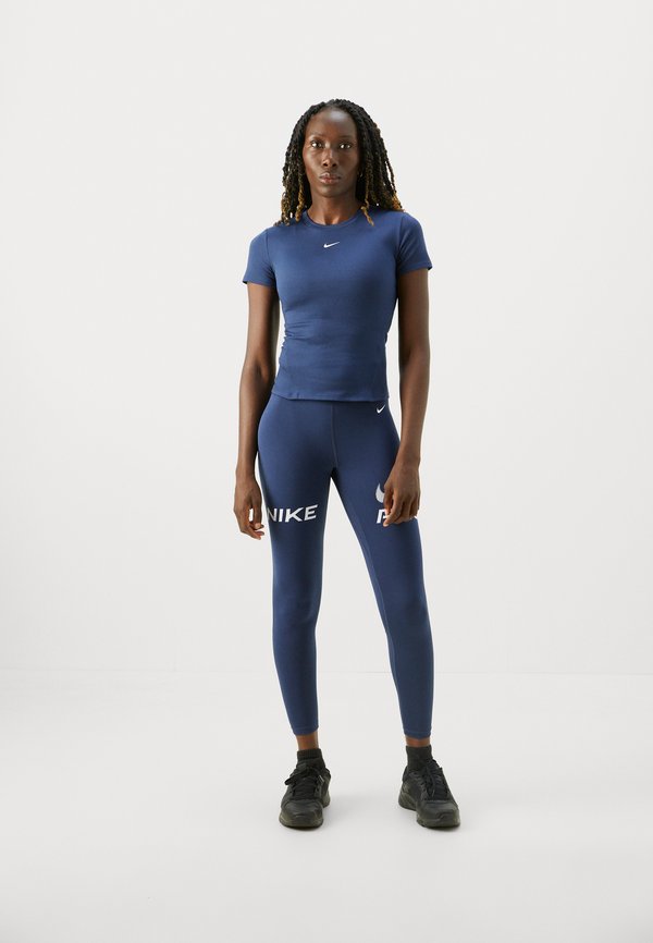 Nike Performance ONE TOP