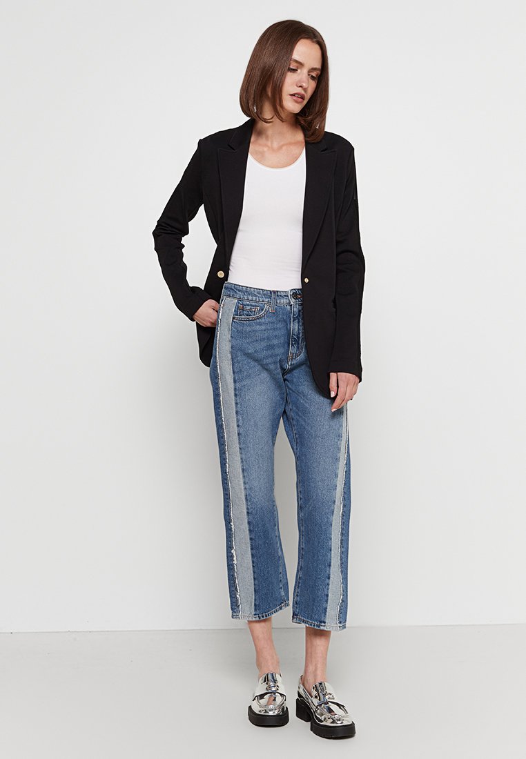 Armani Exchange Jeans Relaxed Fit Media 2