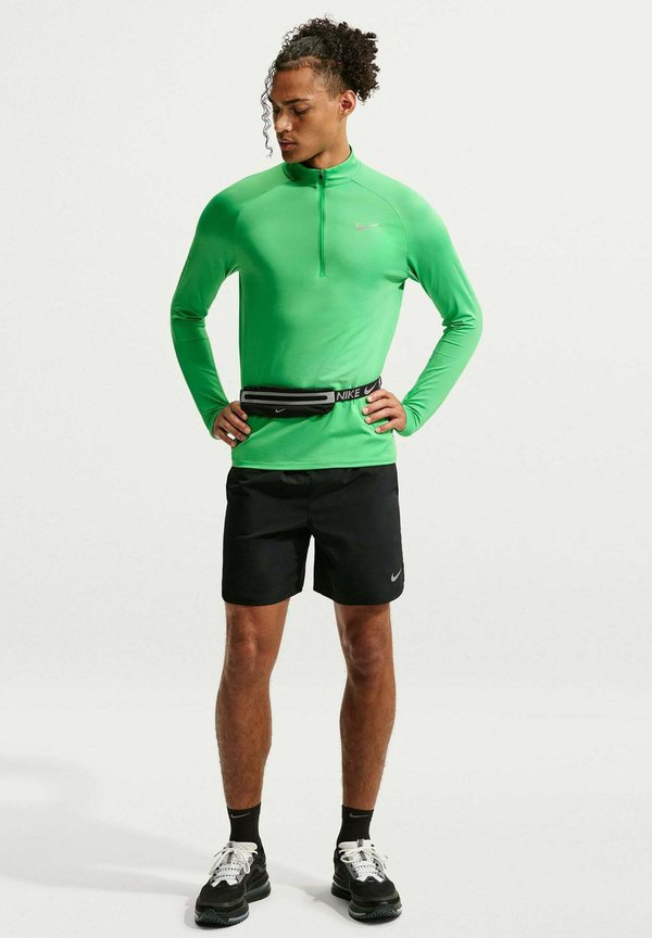 Nike Performance LAUFSHIRT STRIDE HALF-ZIP - Long sleeved top - green spark reflective silv