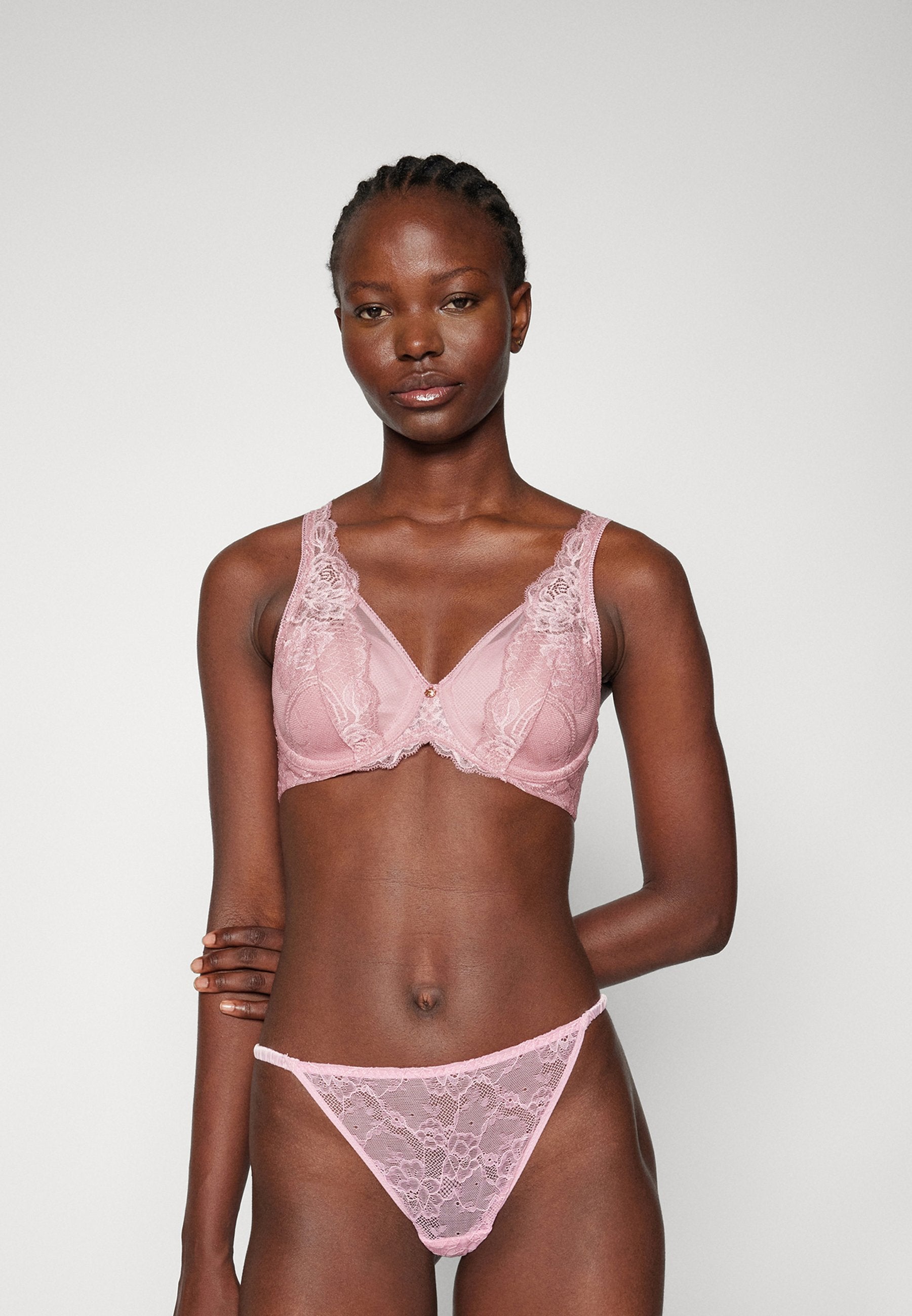 Triumph MIT BÜGEL WILD PEONY FLORALE