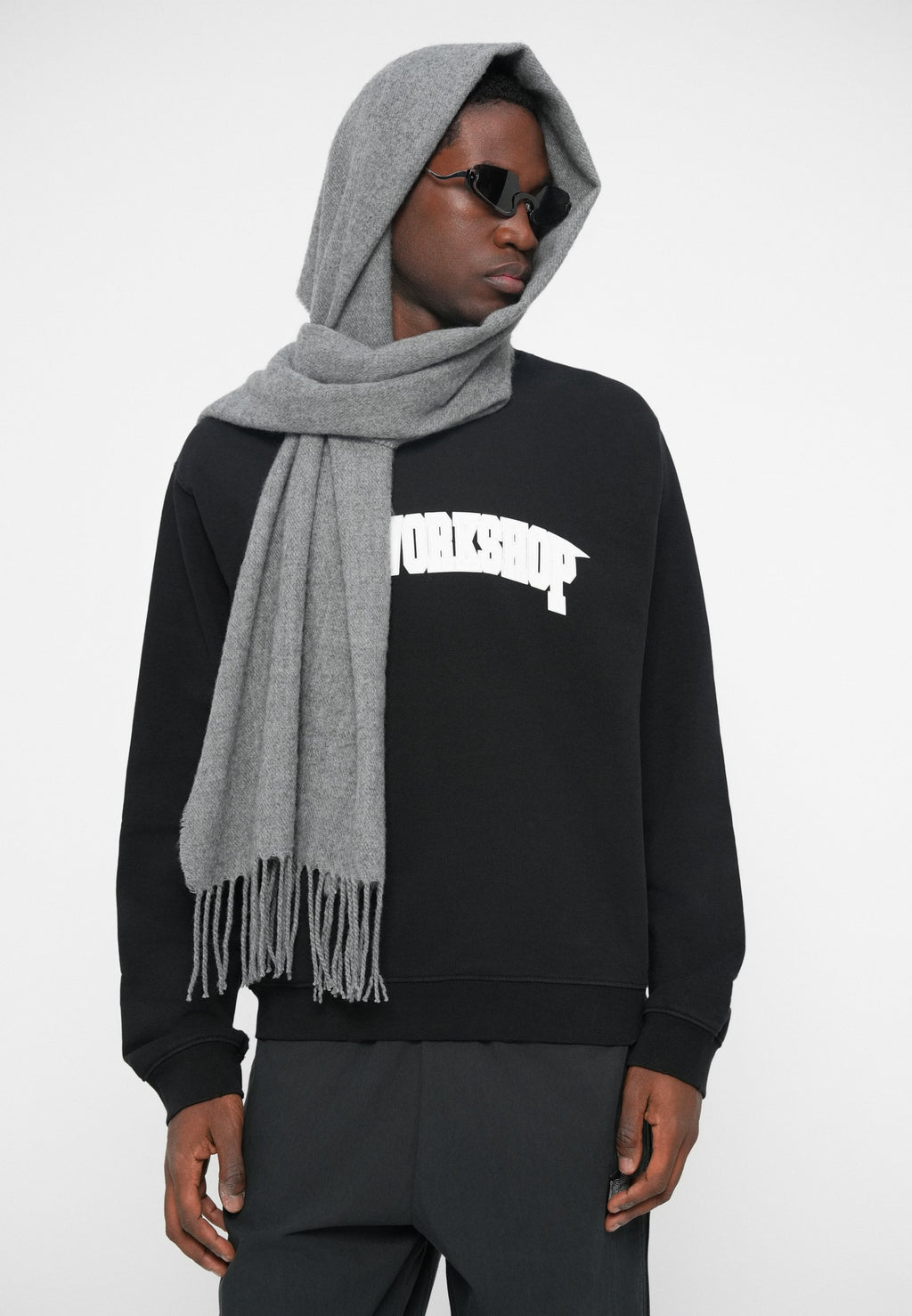 032c ONE DOLLAR BILL CREWNECK UNISEX
