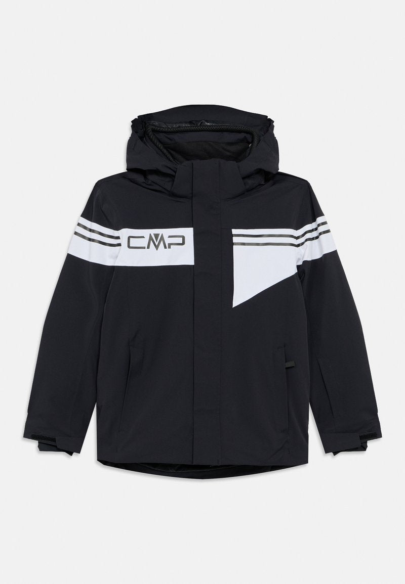 Schwarze wasserdichte Jacke mit Kapuze, mit weißen und silbernen Streifen über Brust und Schultern sowie einem auffälligen CMP-Logo.