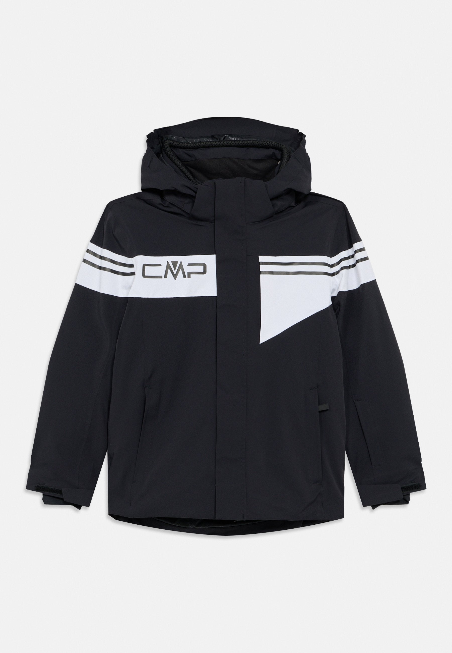 Schwarze wasserdichte Jacke mit Kapuze, mit weißen und silbernen Streifen über Brust und Schultern sowie einem auffälligen CMP-Logo.