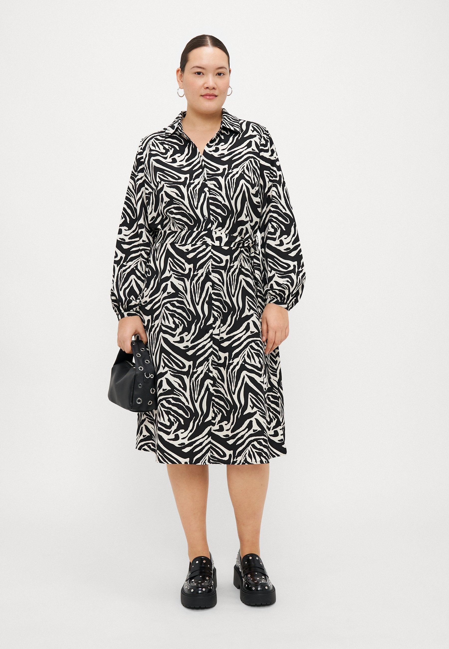 CARGRAPHIE SHIRT BELT DRESS  Media 2
