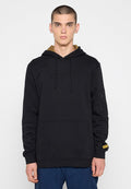 Schwarzer Kapuzenpullover aus strukturiertem Stoff mit eingeprägtem "WILD & FREE"-Text. Mit einer Vordertasche und einer seitlichen Reißverschlusstasche. Gelbe Akzentfarbe am Ärmel.