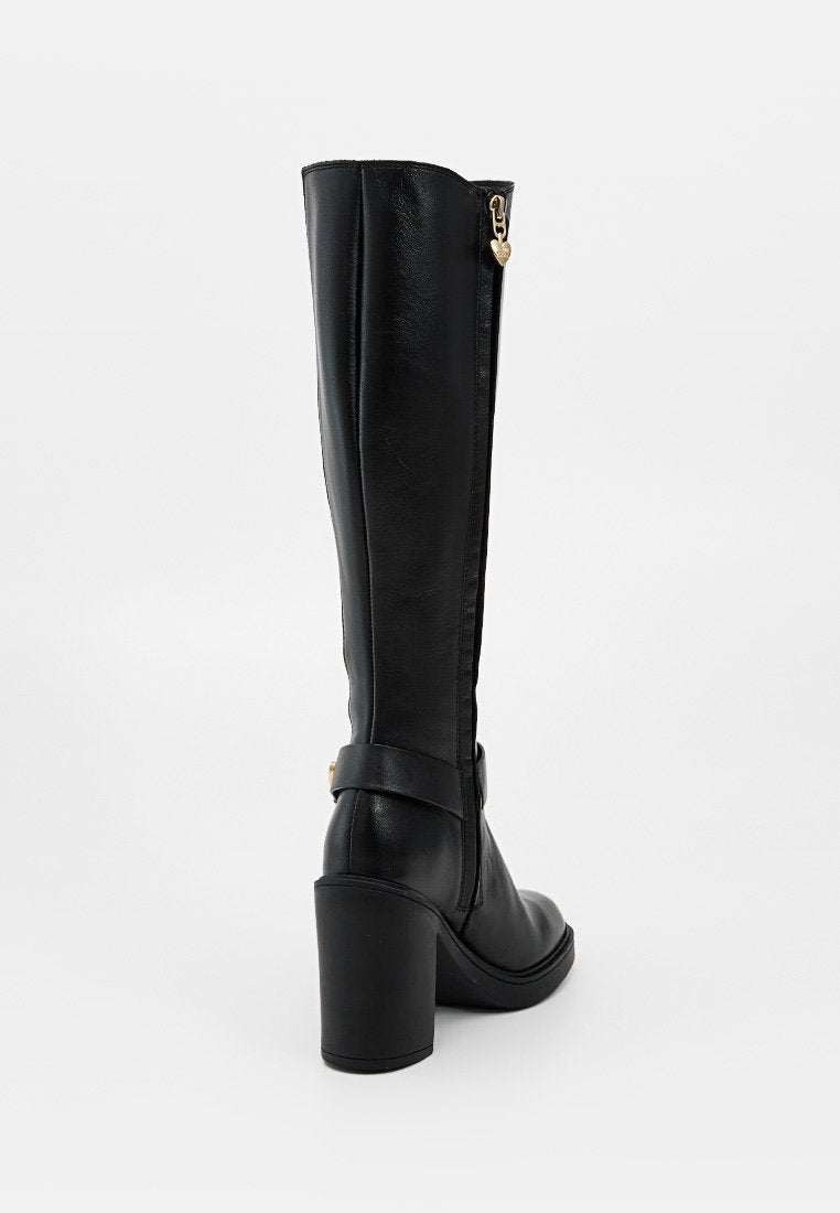 Love Moschino