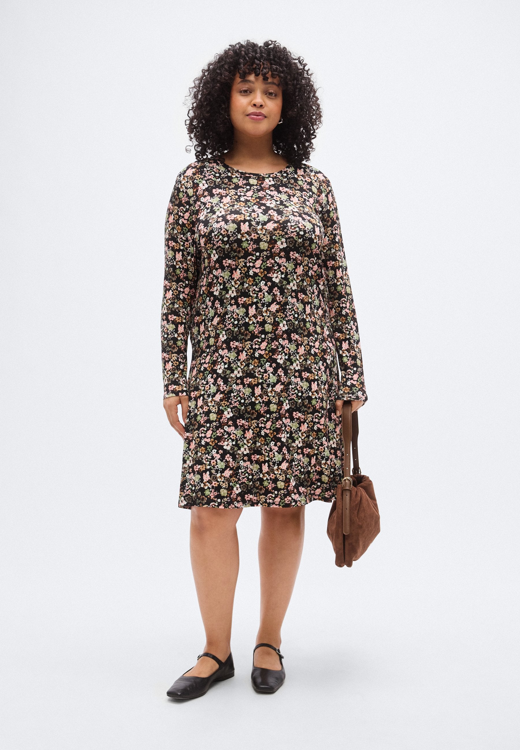 CARKODI DRESS Media 2