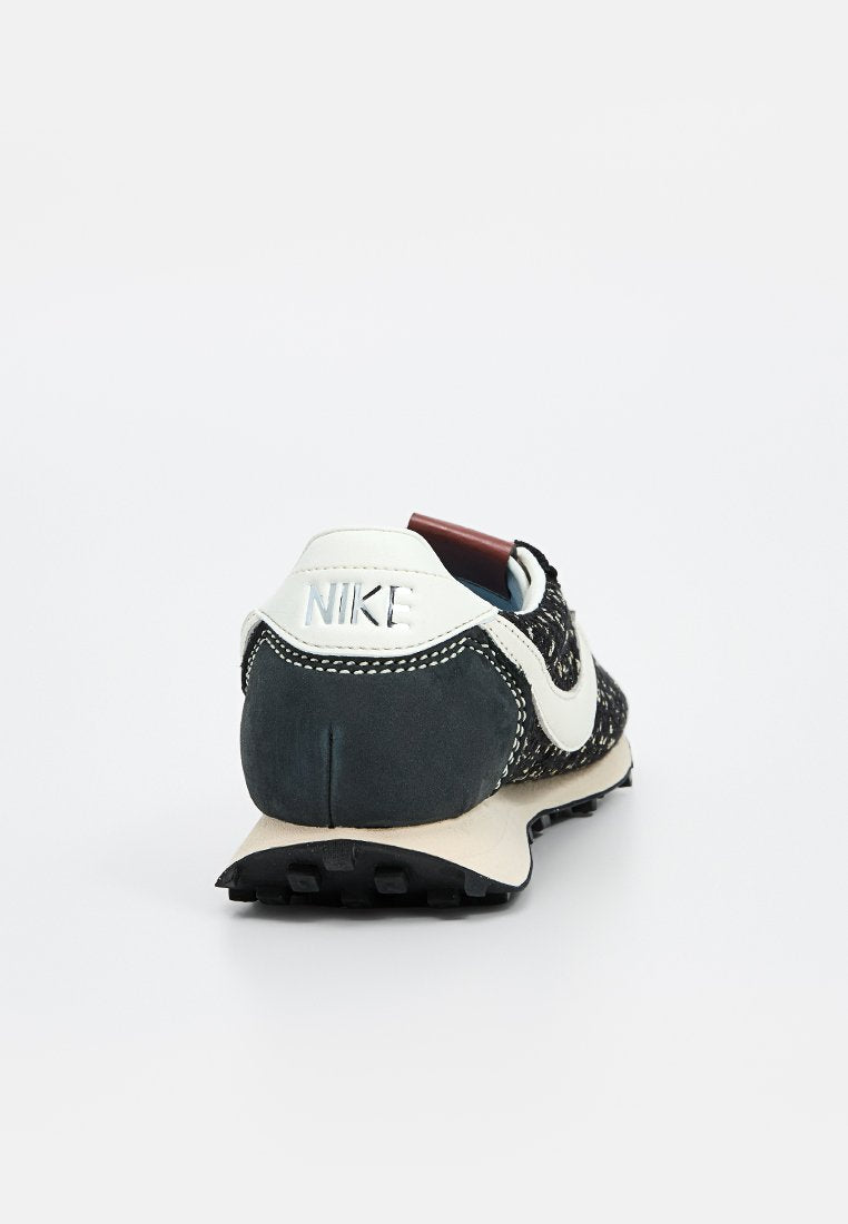 Nike Sportswear LD-1000