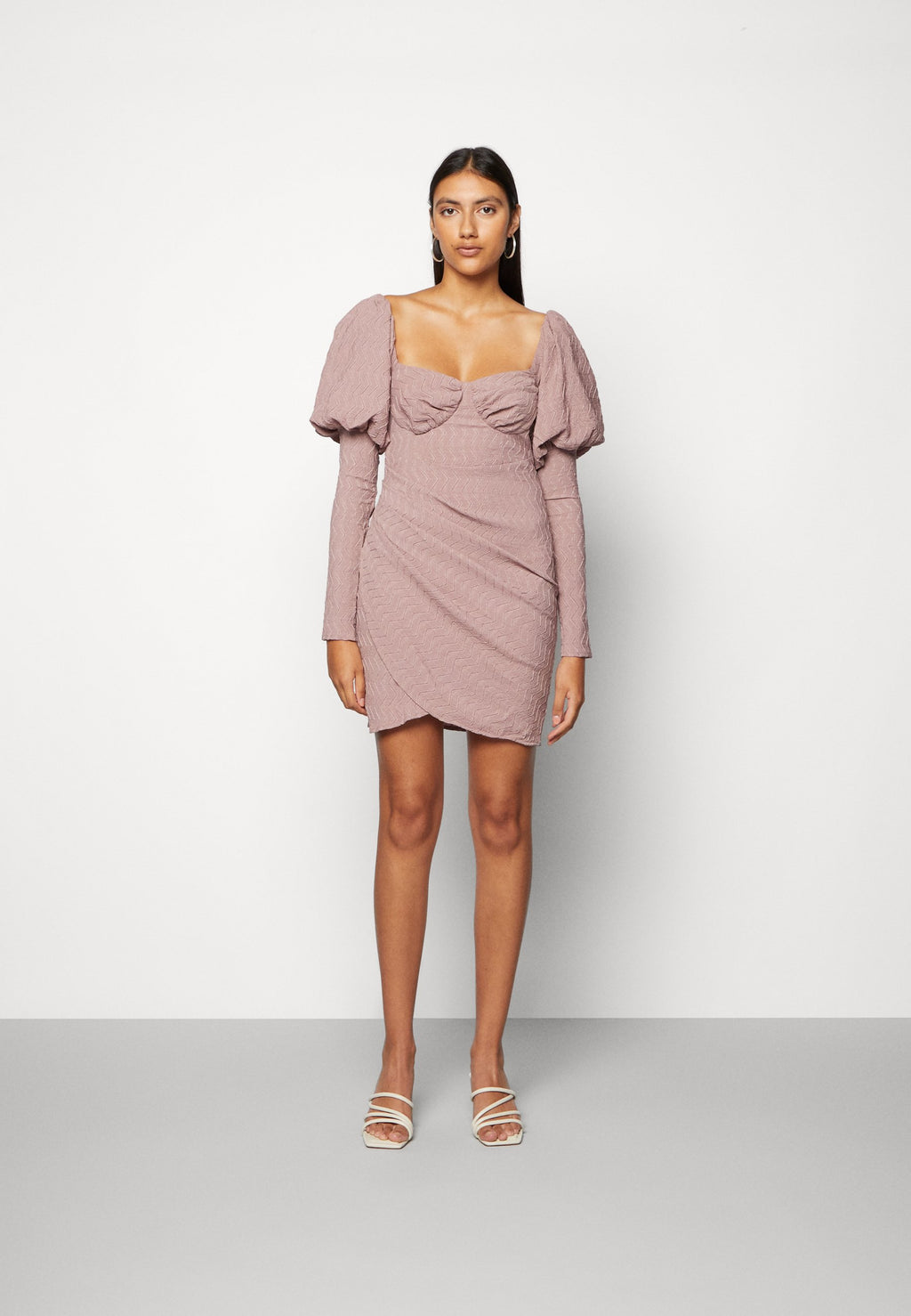 NA-KD DETAIL MINI DRESS