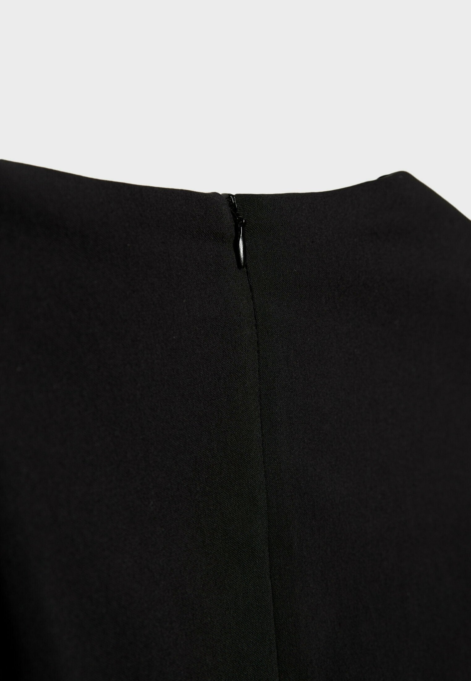 Stradivarius SHORT WITH SQUARE-CUT NECKLINE