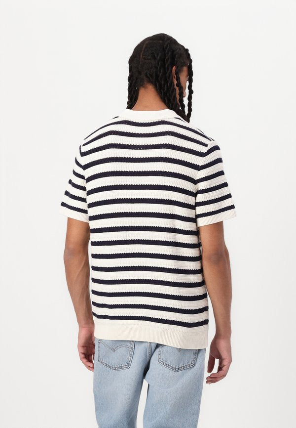 GAP STRIPE