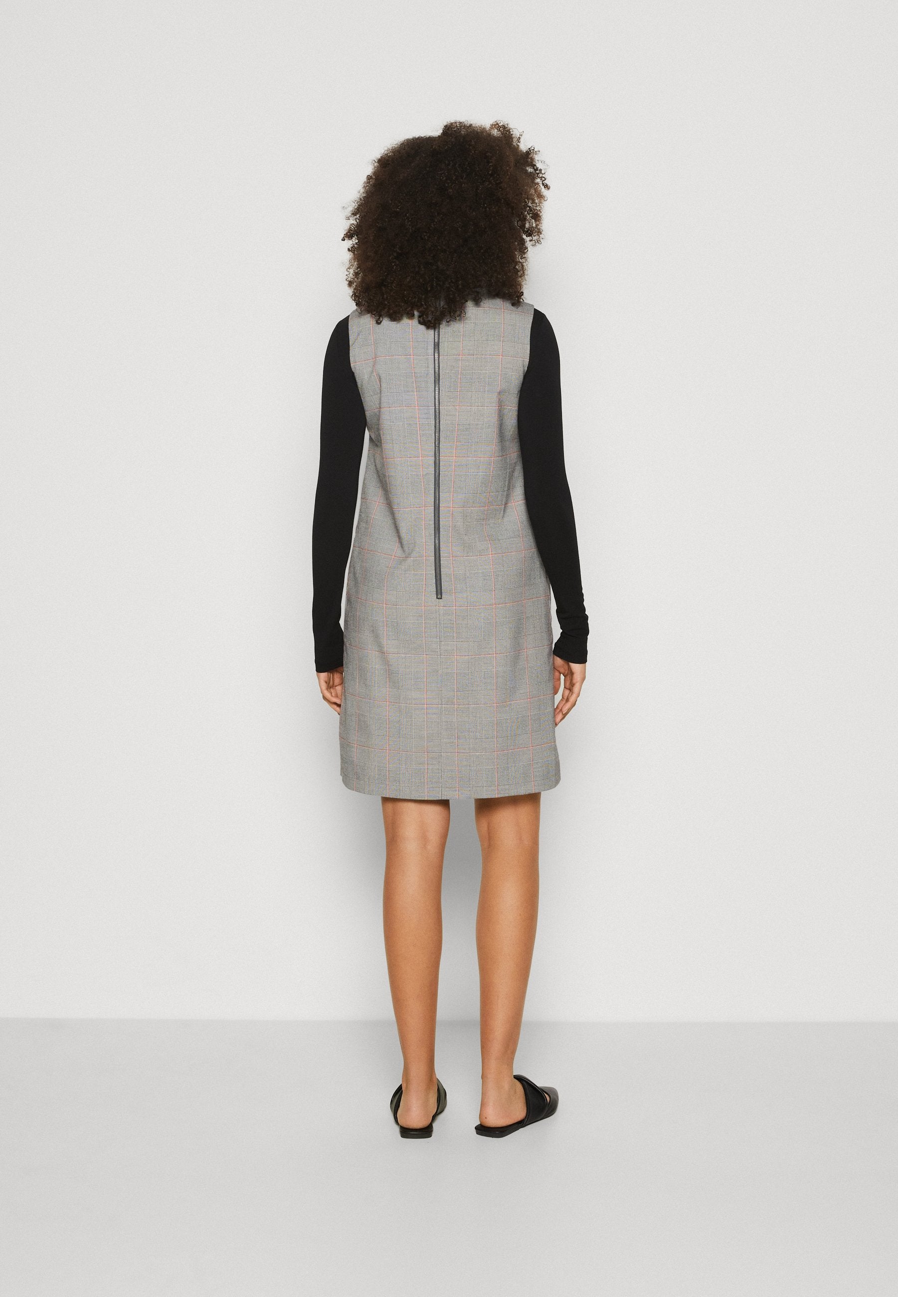 SHIFT DRESS Media 6