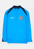 Blaues langärmliges Chelsea-Fußballclub-Trainingsoberteil mit halbem Reißverschluss und Nike-Logo, ausgestattet mit dunkelblauen Schultereinsätzen und Kragen.