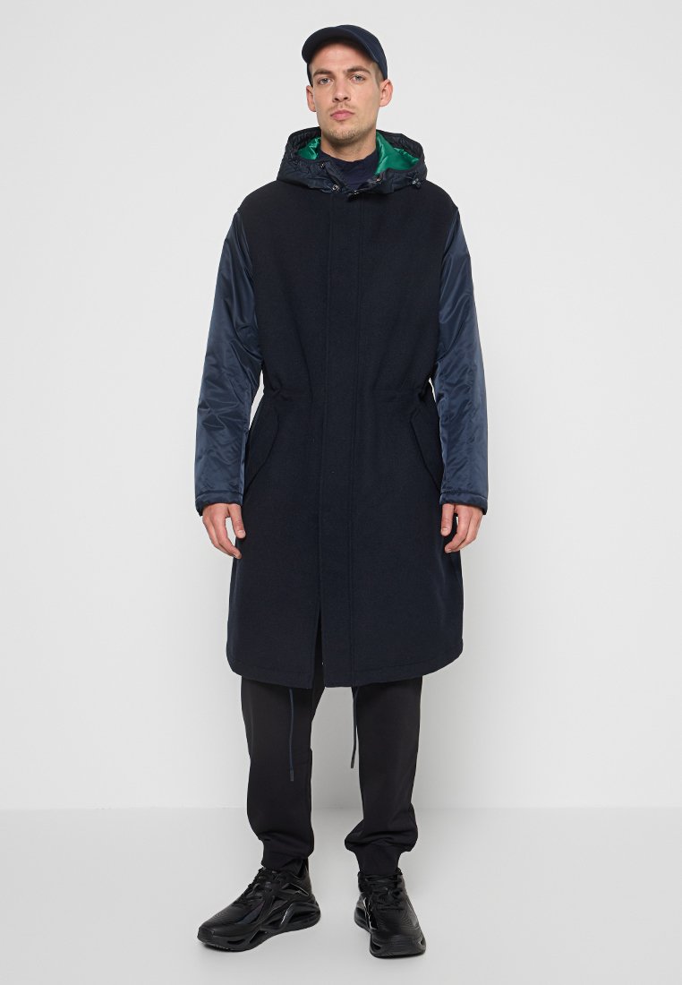 Armani Exchange Parka Media 2