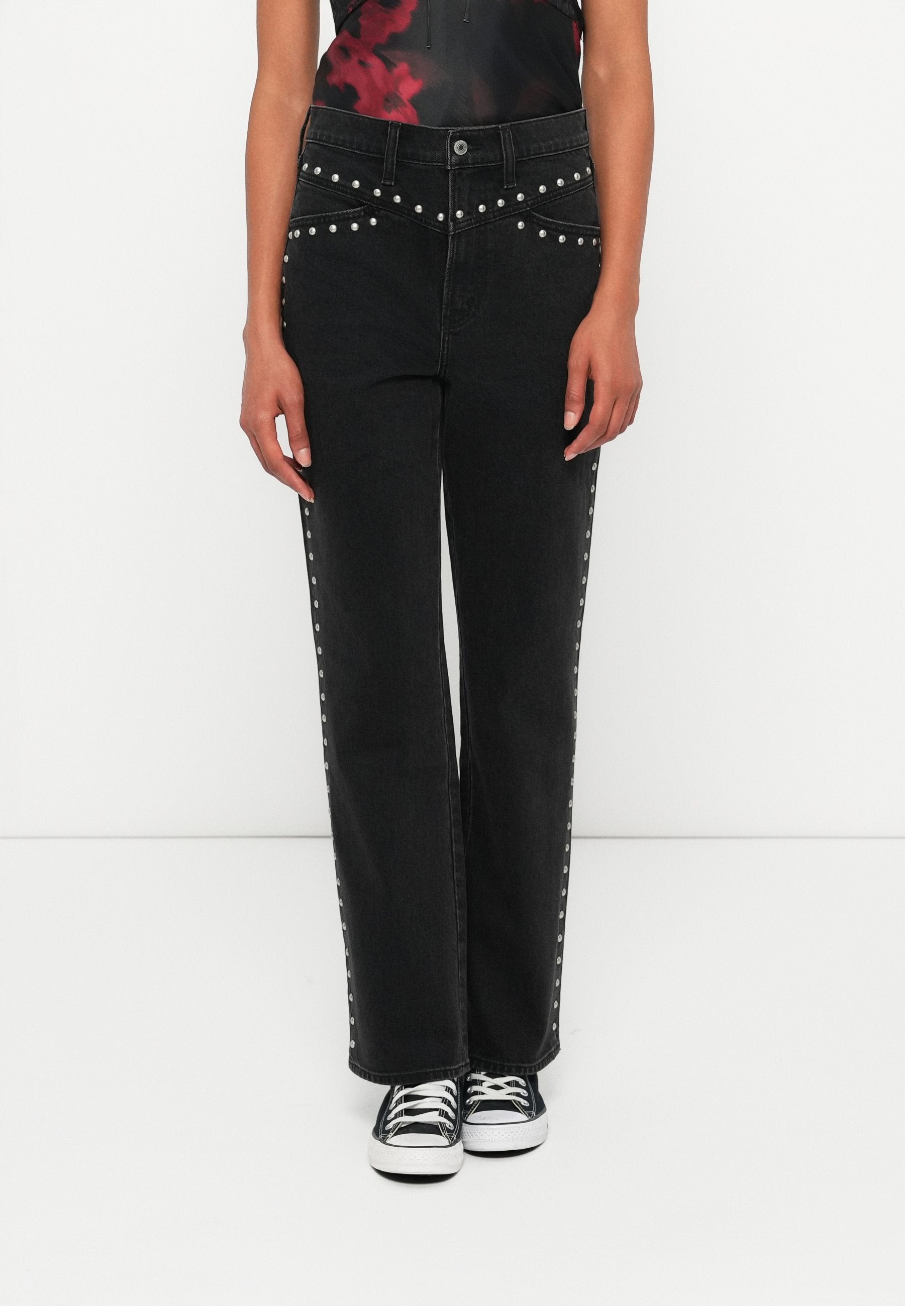 Abercrombie & Fitch WASHED BLACK STUDDED STRAIGHT