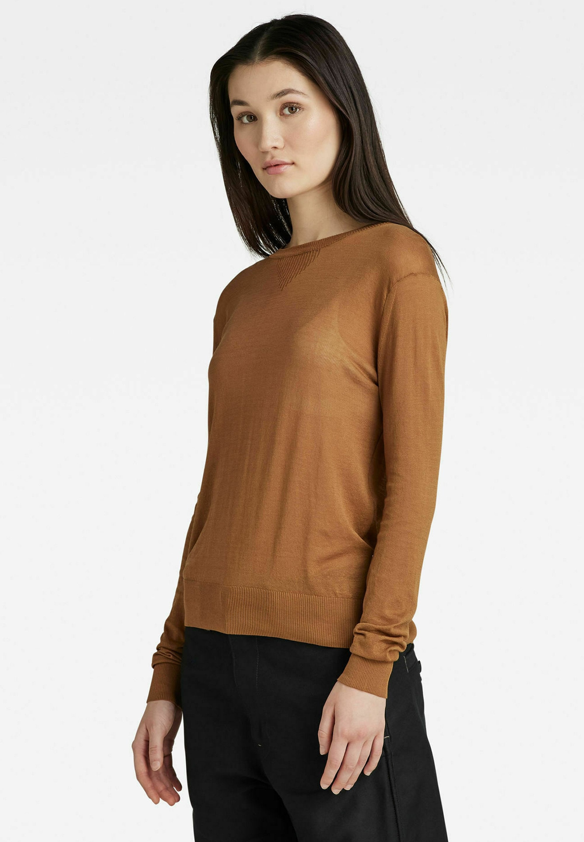 CORE ROUND NECK Media 5