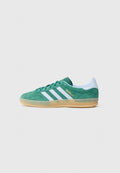 adidas Originals GAZELLE INDOOR - Trainers - collegiate green/crystal sky/gum