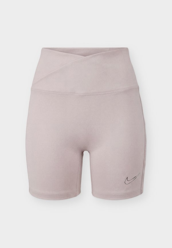 Nike Performance ONE