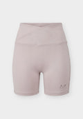 Hoch taillierte, hell mauve taillierte Shorts mit einem gekreuzten Taillenband-Detail und kleinem Nike-Logo am unteren linken Bein.