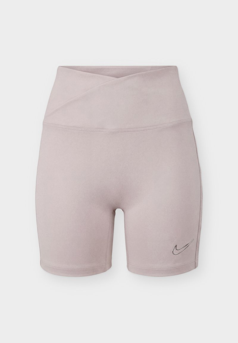 Hoch taillierte, hell mauve taillierte Shorts mit einem gekreuzten Taillenband-Detail und kleinem Nike-Logo am unteren linken Bein.