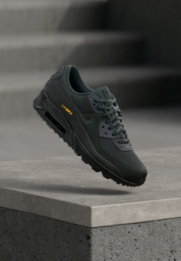 Nike Sportswear AIR MAX 90 - Trainers - anthracite/dark smoke grey/black/university gold-coloured