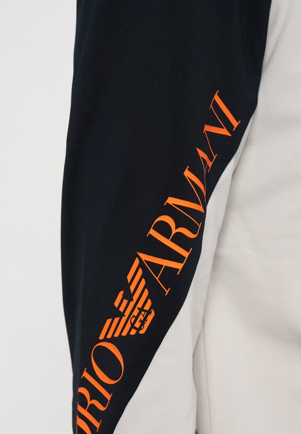 EA7 Emporio Armani