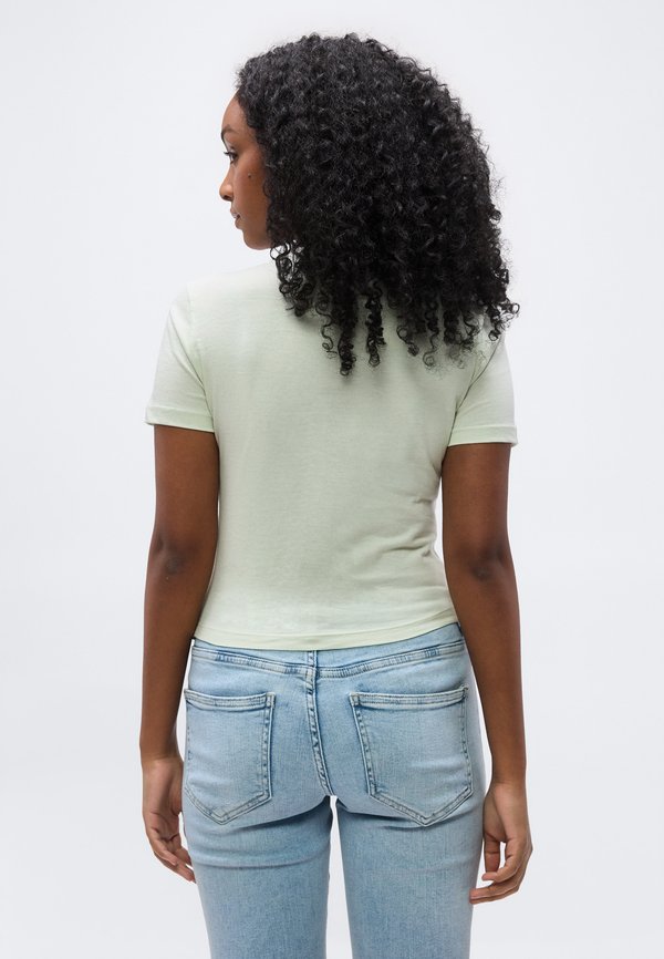 ONLY Petite ONLSNAPPY LIFE BABY TEE