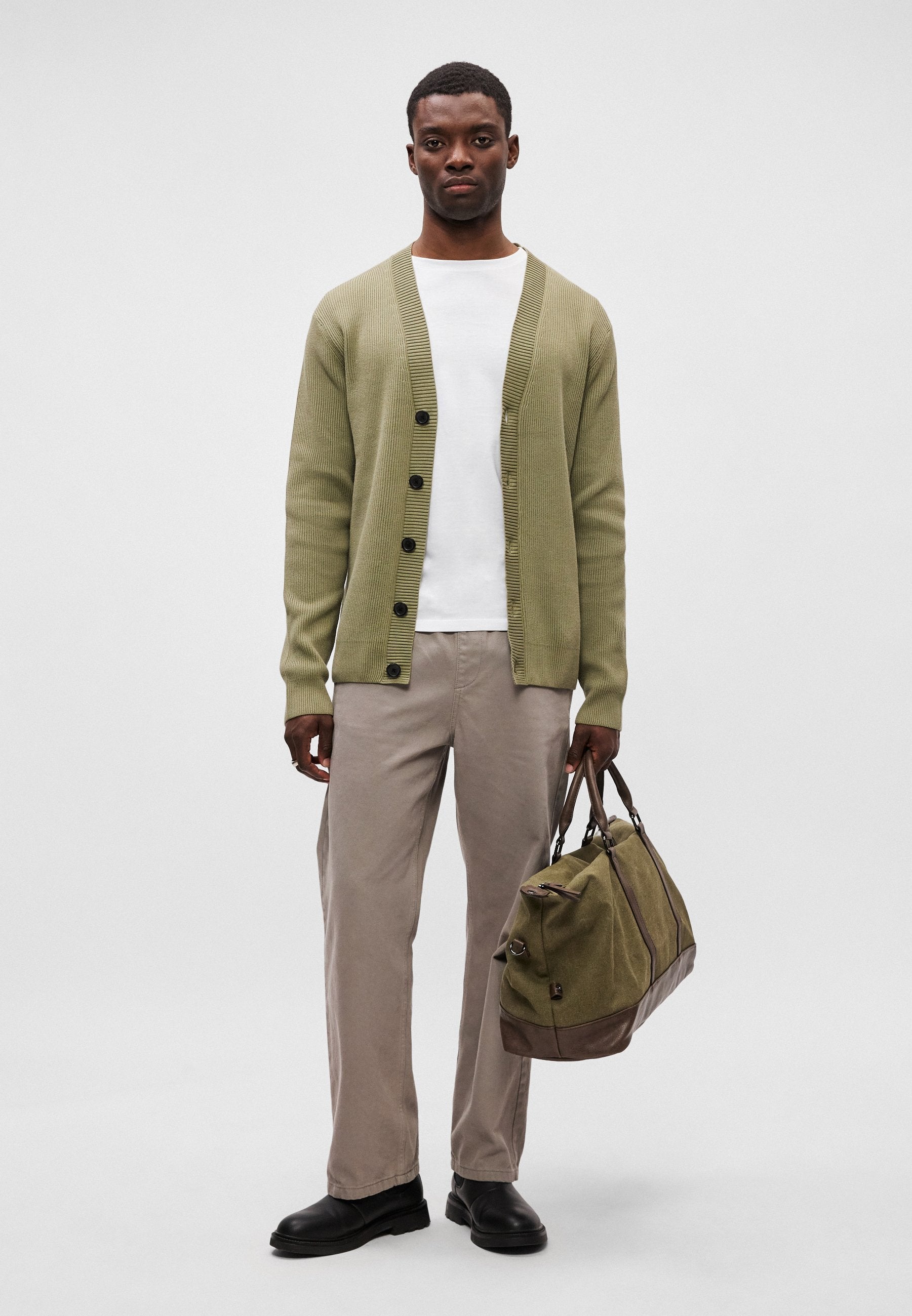 BUTTON CARDIGAN Media 6
