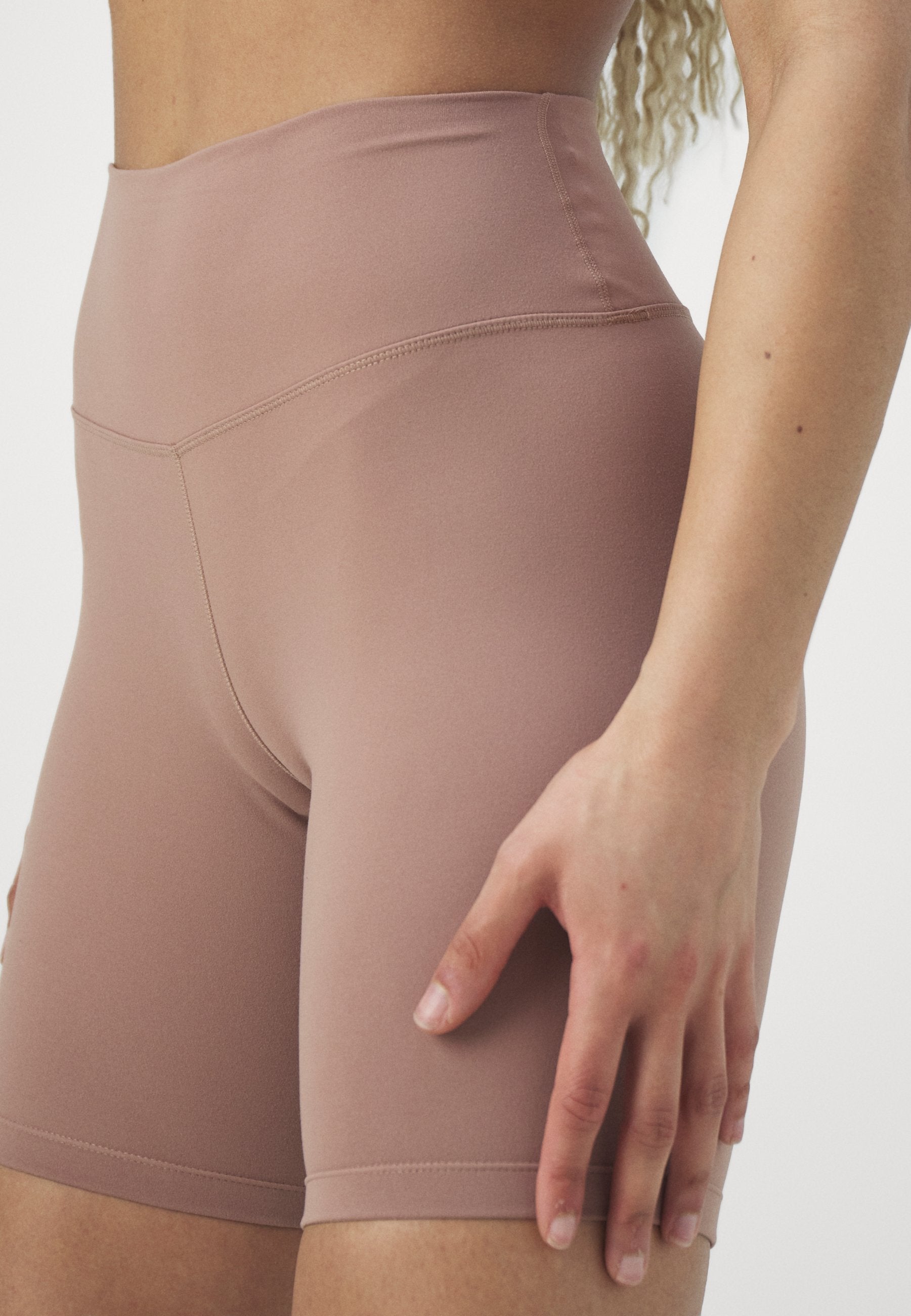 Nike Performance ONE