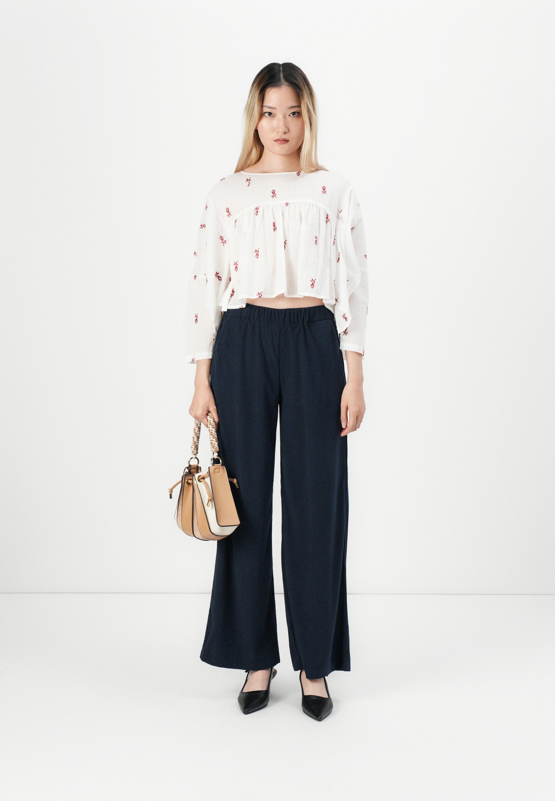 ONLVICKY WIDE PANT Media 2
