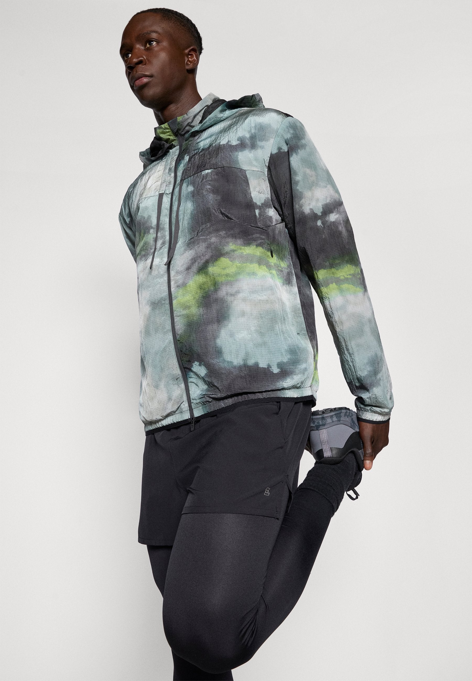 LIGHT JACKET  Media 5