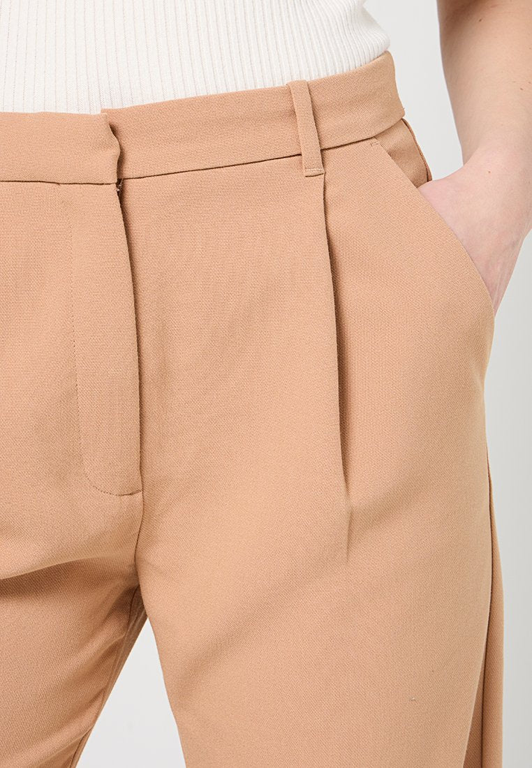 Abercrombie & Fitch RELAXED FIT