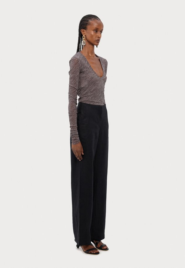 Philosophy di Lorenzo Serafini BODY