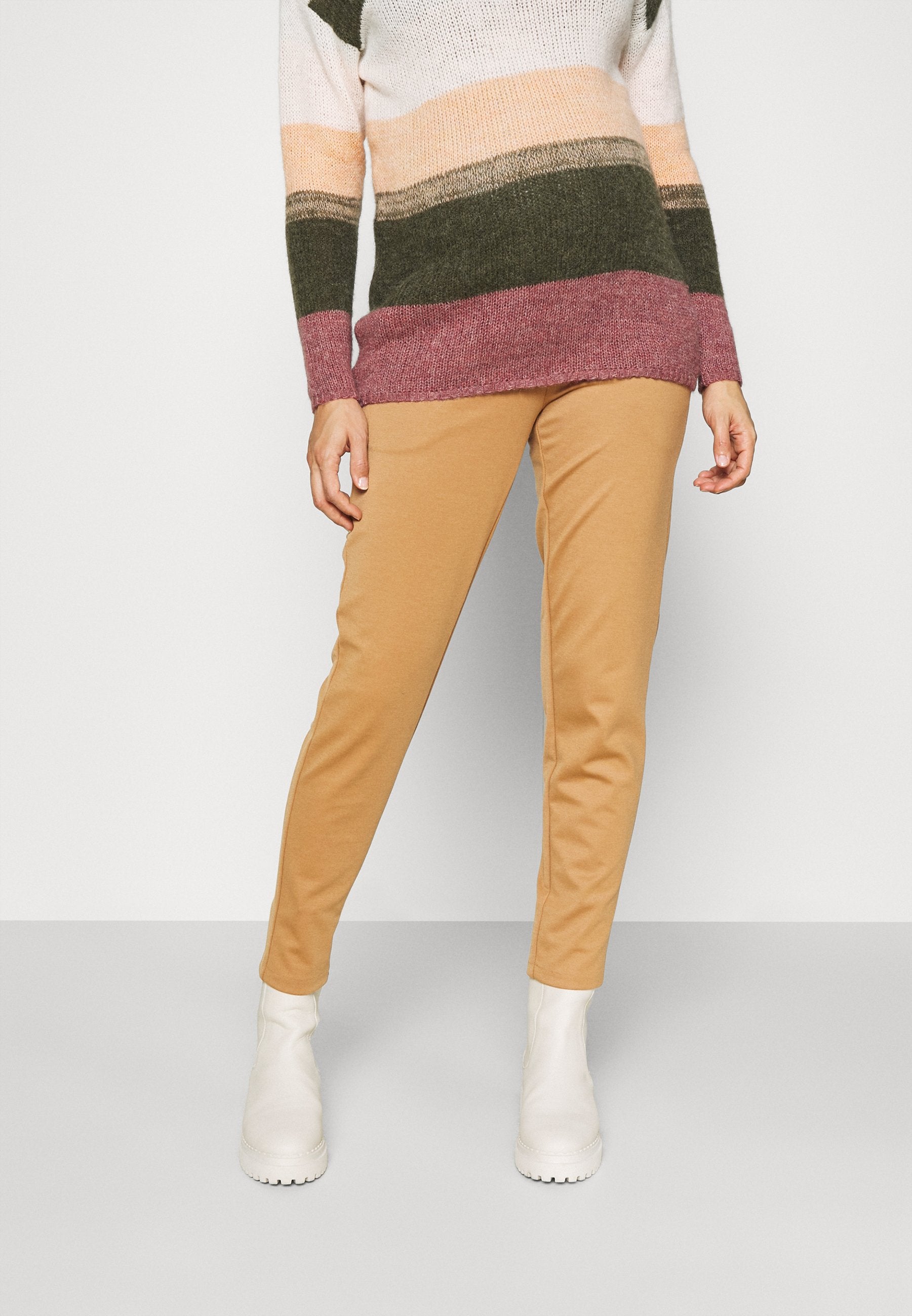 Vero Moda Maternity VMMLUCCALILITH PANT