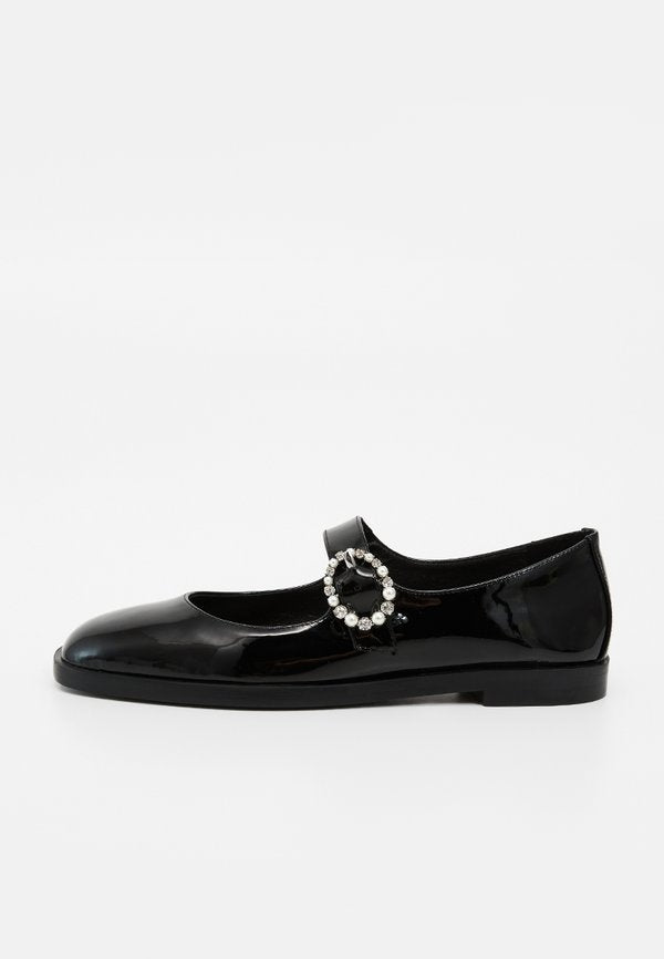 Stuart Weitzman LORALEI