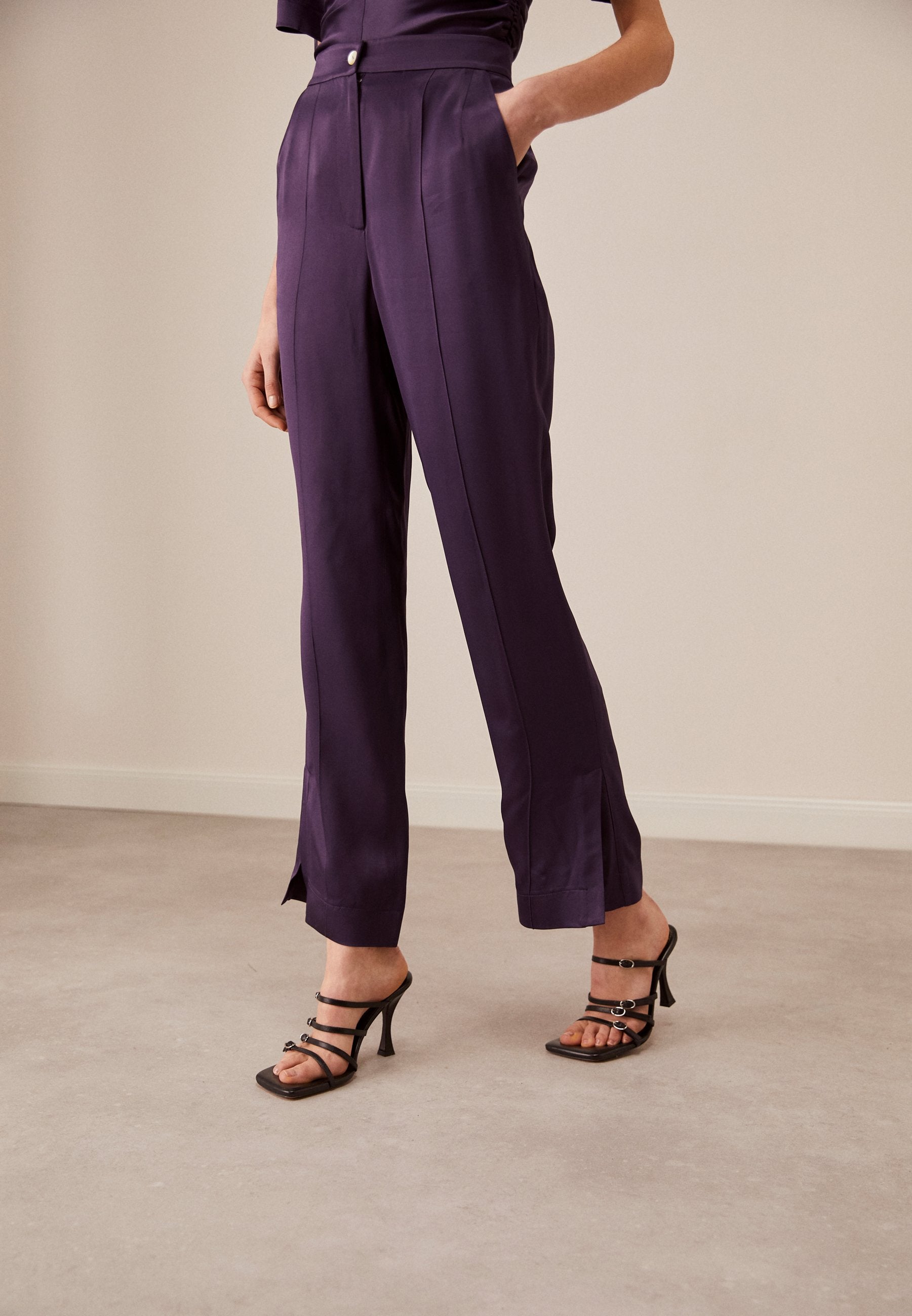 Materiel SLITS OUT PANTS
