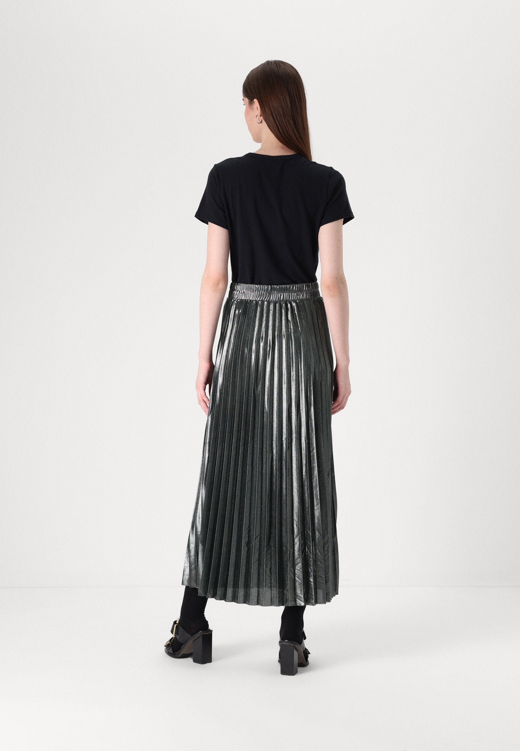 ONLLYON SHINE SKIRT Media 4