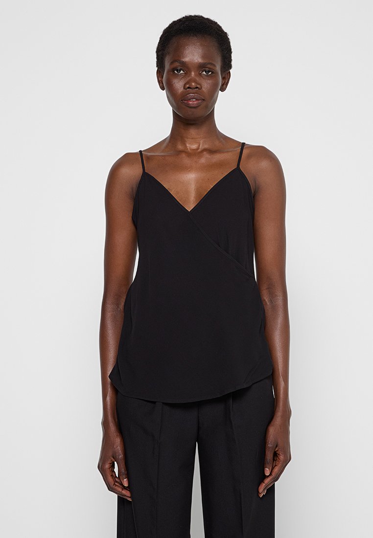 Armani Exchange Top Media 1