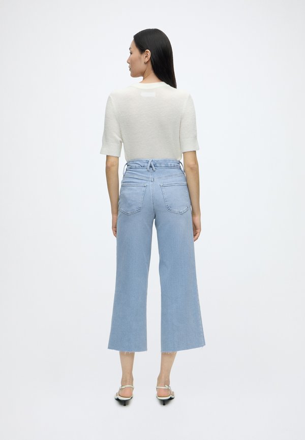 Good American WAIST CROPPED PALAZZO LIGHT COMPRESSION JEANS