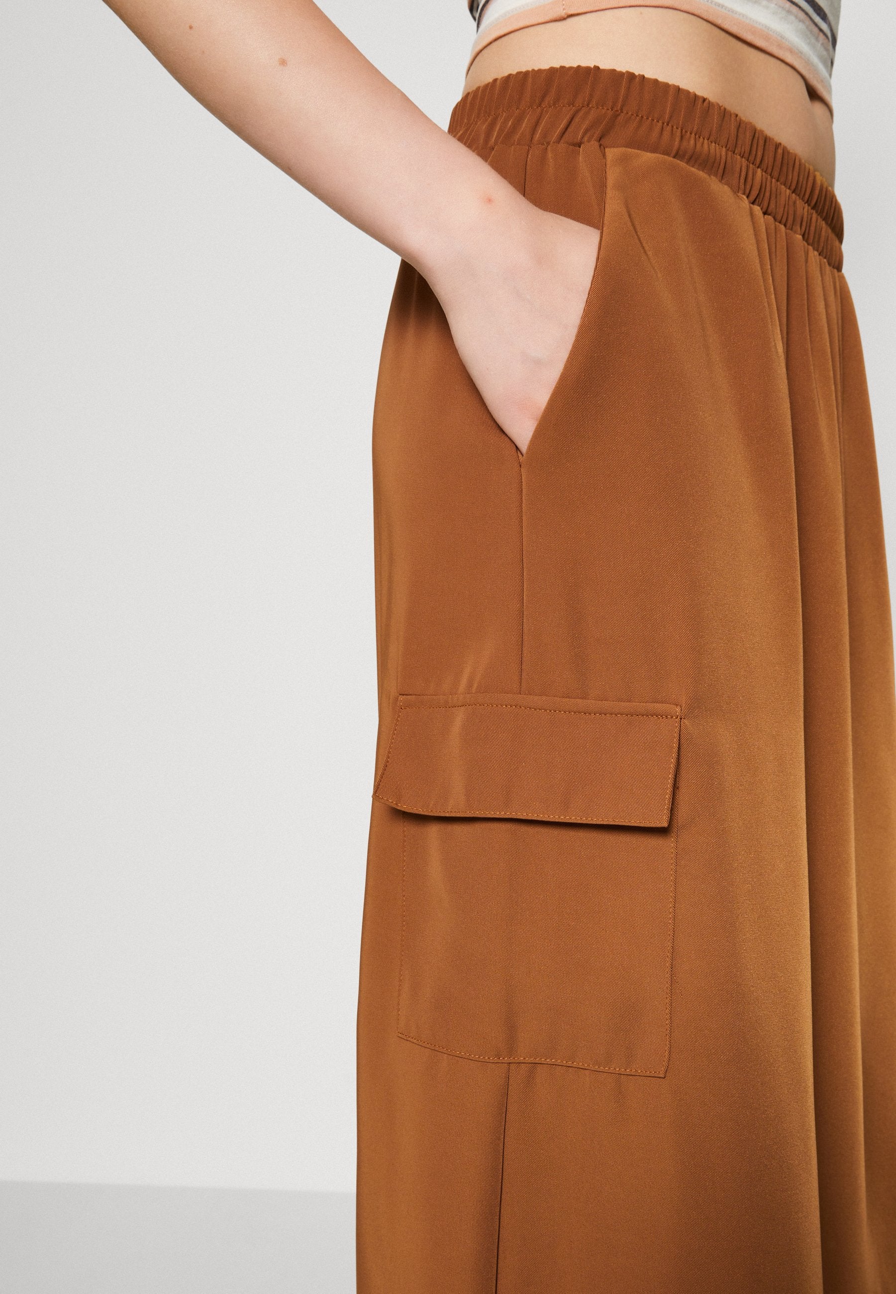 VILA VIPETRA CARGO SKIRT
