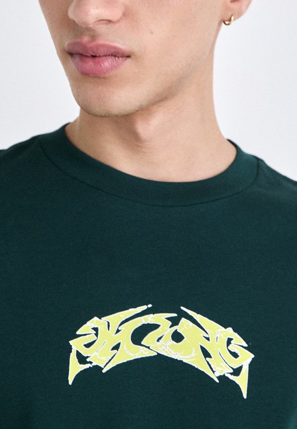 Weekday BOXY GRAPHIC TEE