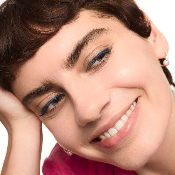 Eyeliner Gel Stay Play 06 Midnight Sky essence