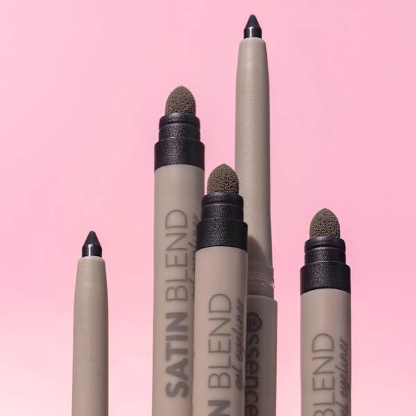 Eyeliner Satin Blend Gel 01 Pure Black essence