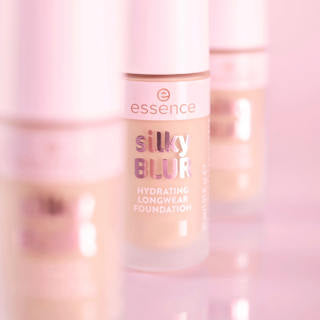 Foundation Silky Blur Hydrating Longwear 170 essence