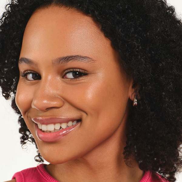 Foundation Silky Blur Hydrating Longwear 185 essence